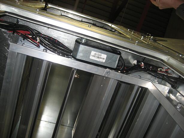 In order to remove these actuators they have to be pulled off the shaft, out in the direction of the unit casing.